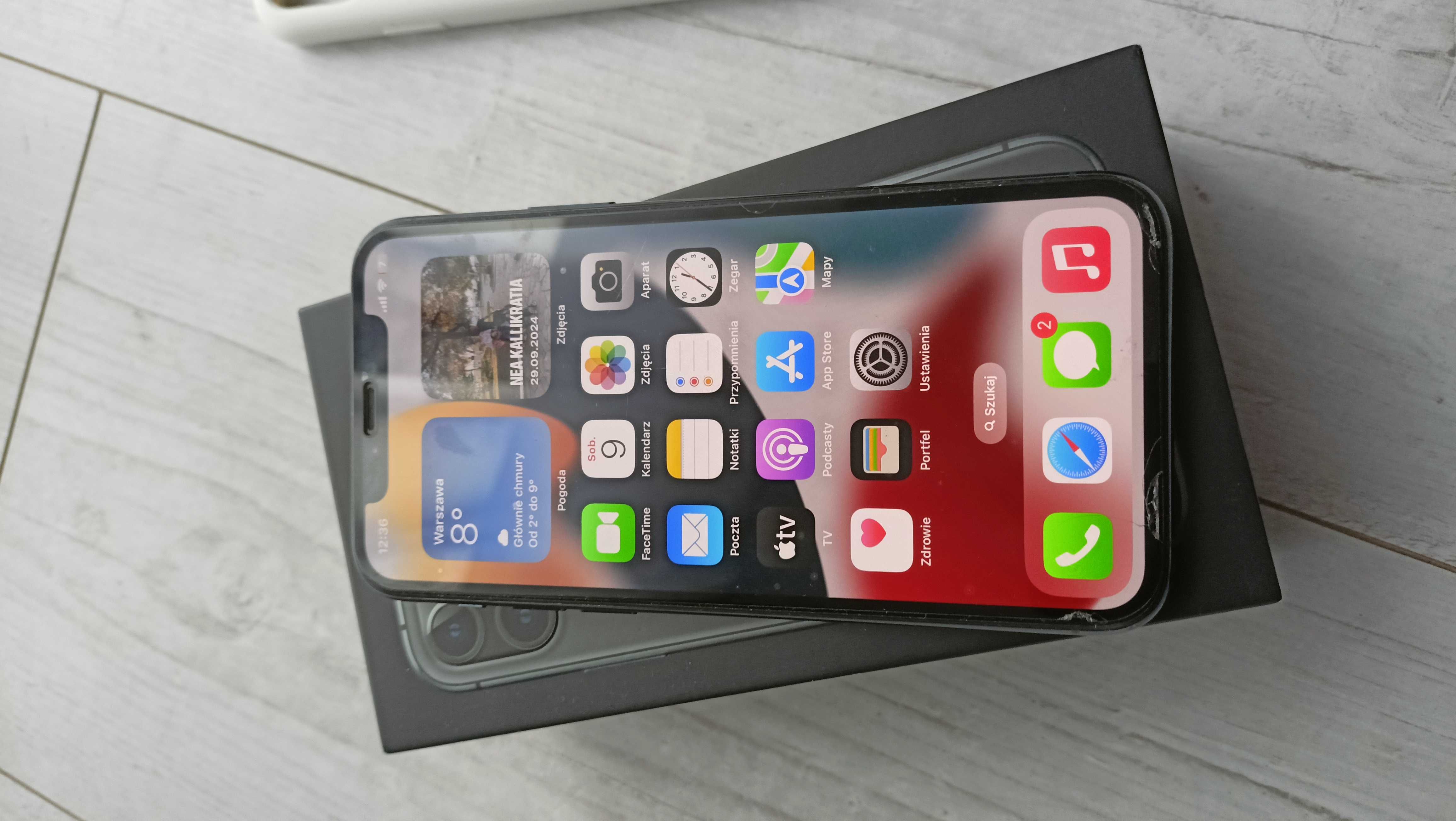 Iphon 11 pro dwa etiu pudełko