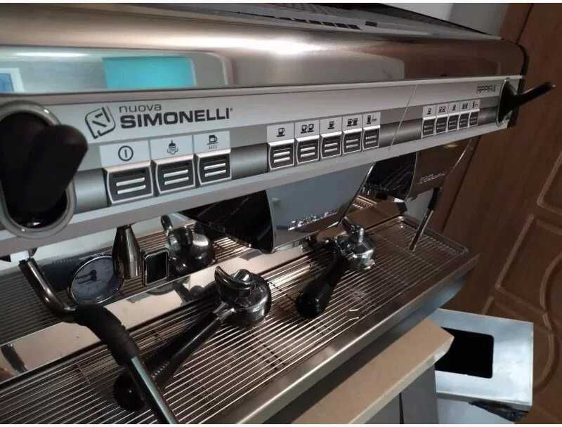 Кофемашина Nuova Simonelli в аренду для кофейни