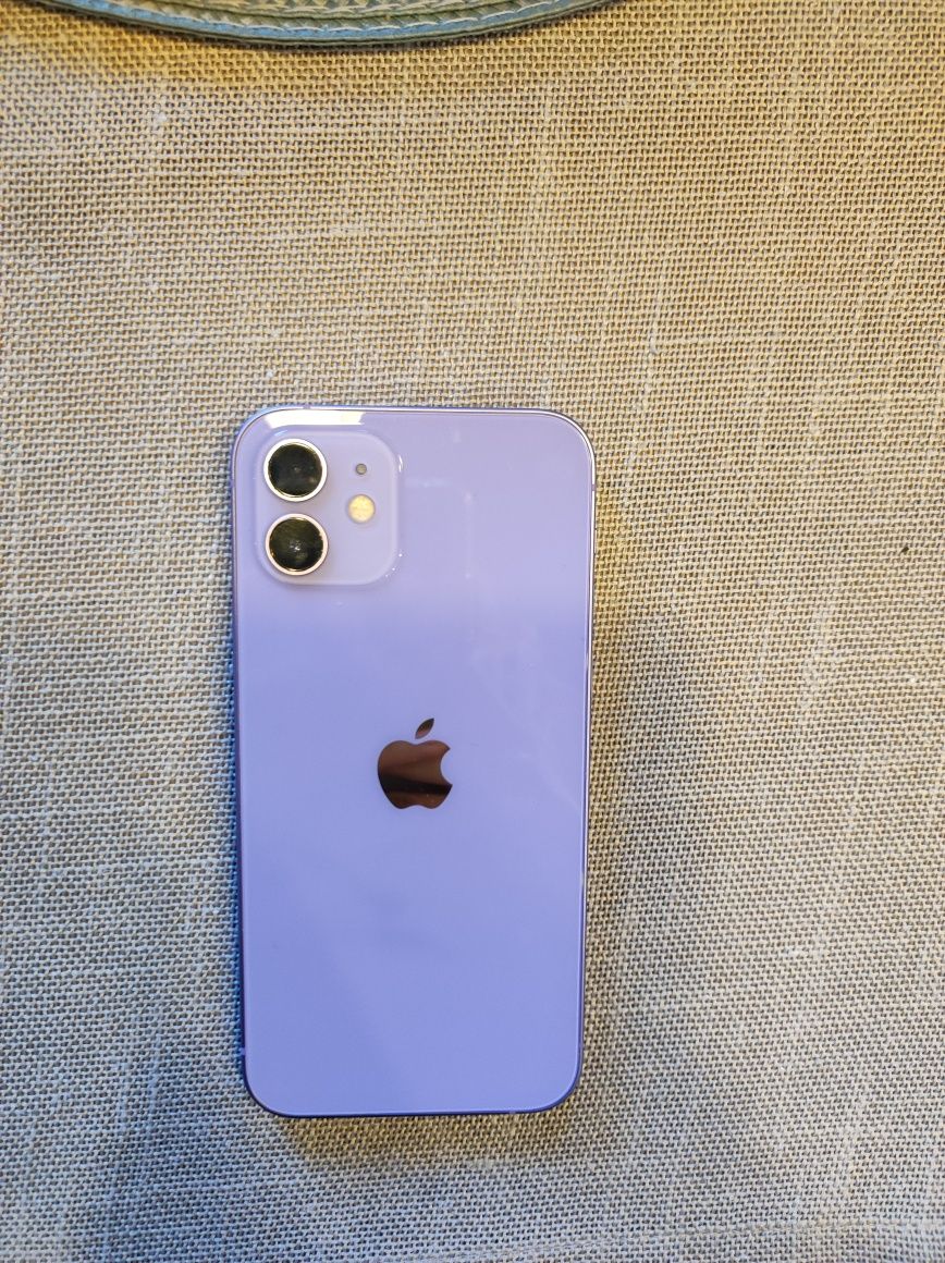 iPhone 12 w stanie idealnym