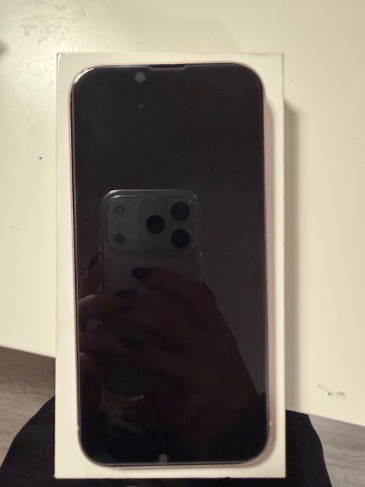 iPhone 15 różowy 128 gb
