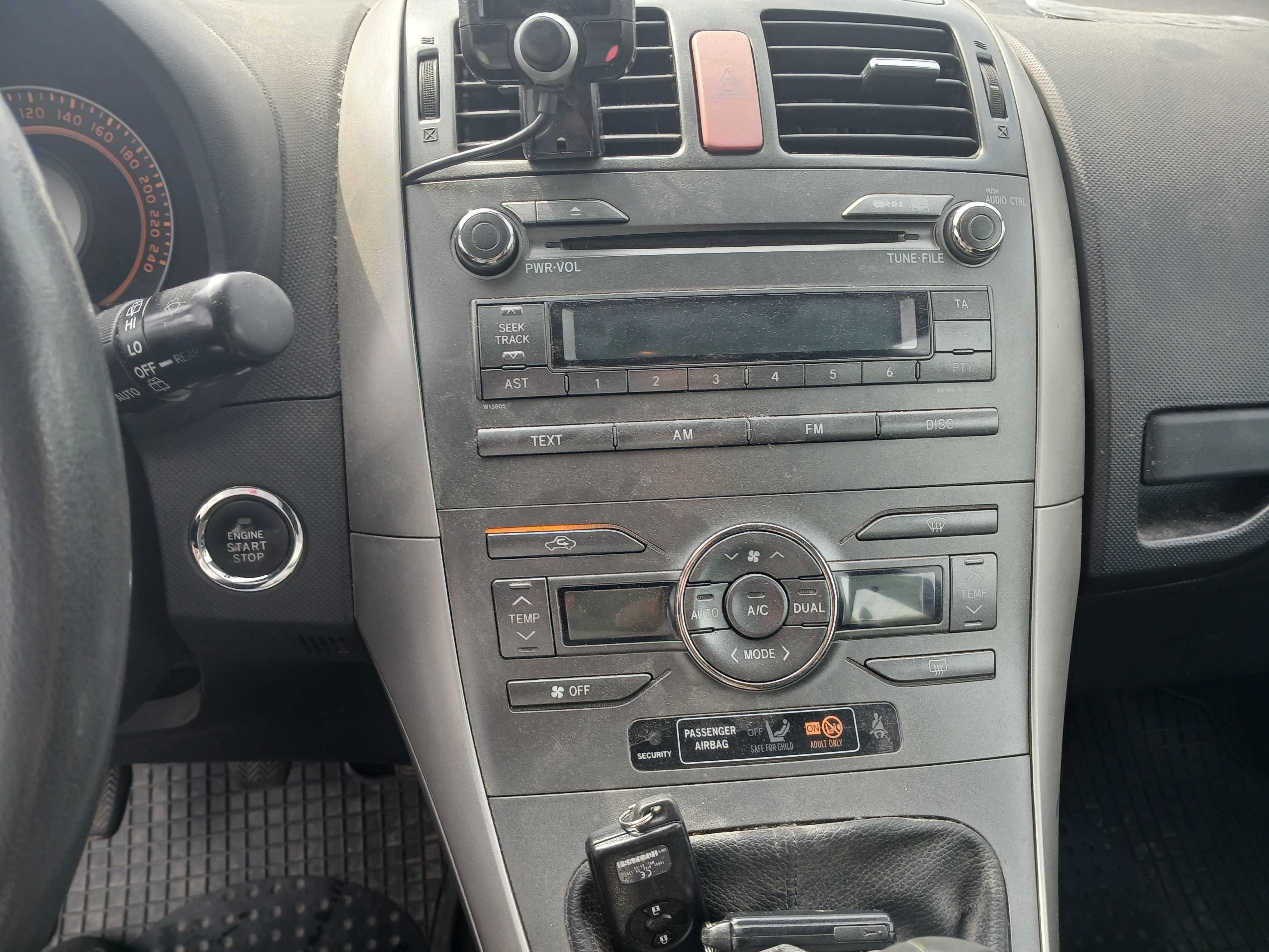 Toyota Auris 2,0 D4D (126Km),Klima, Alusy,