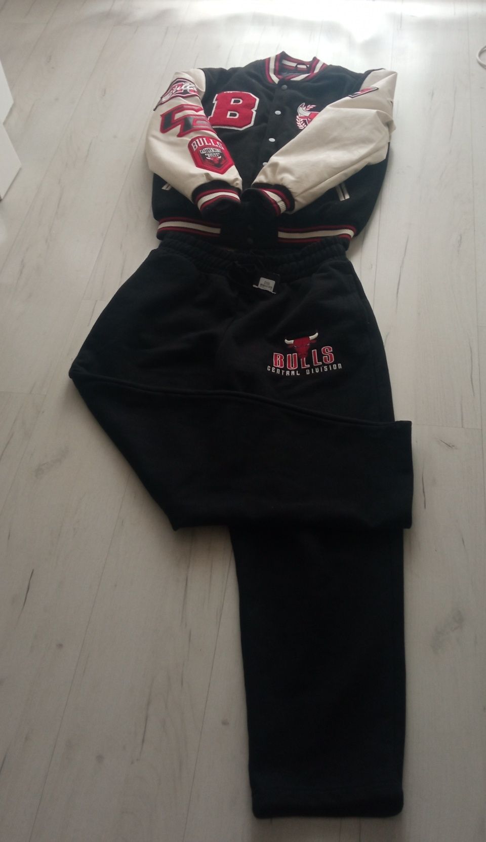 NBA Chicago Bulls Varsity kurtka i spodnie Komplet M