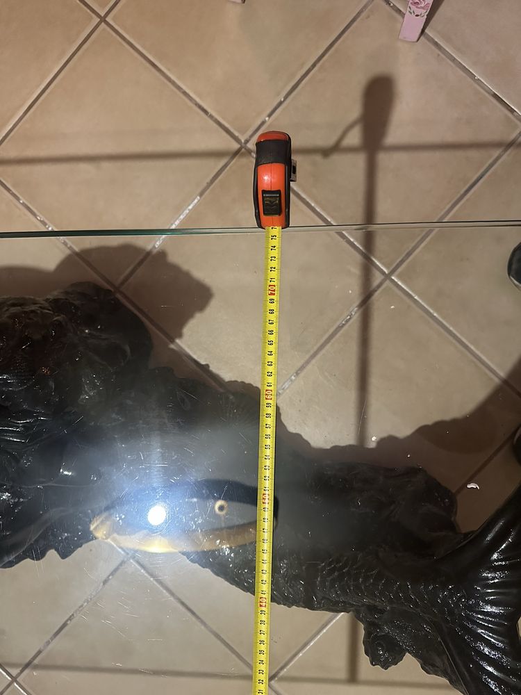 Mesa de sala em formato de sereia
