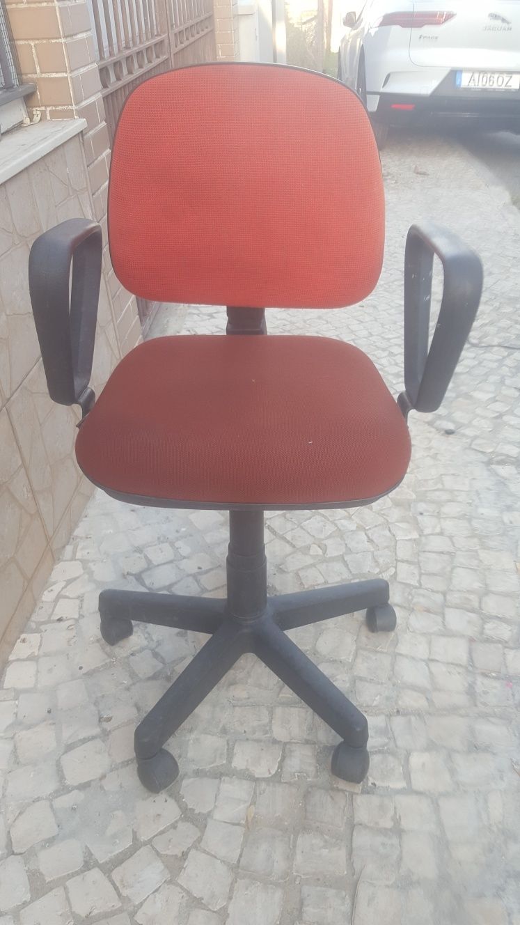 Cadeira  para  escritório  ou estar no computador