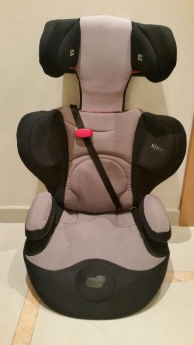 Cadeira da Bébé Confort Hipsos Safe Side dos 15Kg aos 36 Kg.