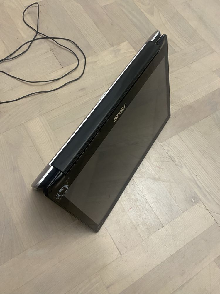 Laptop z ekranem dotykowym asus TP550lab