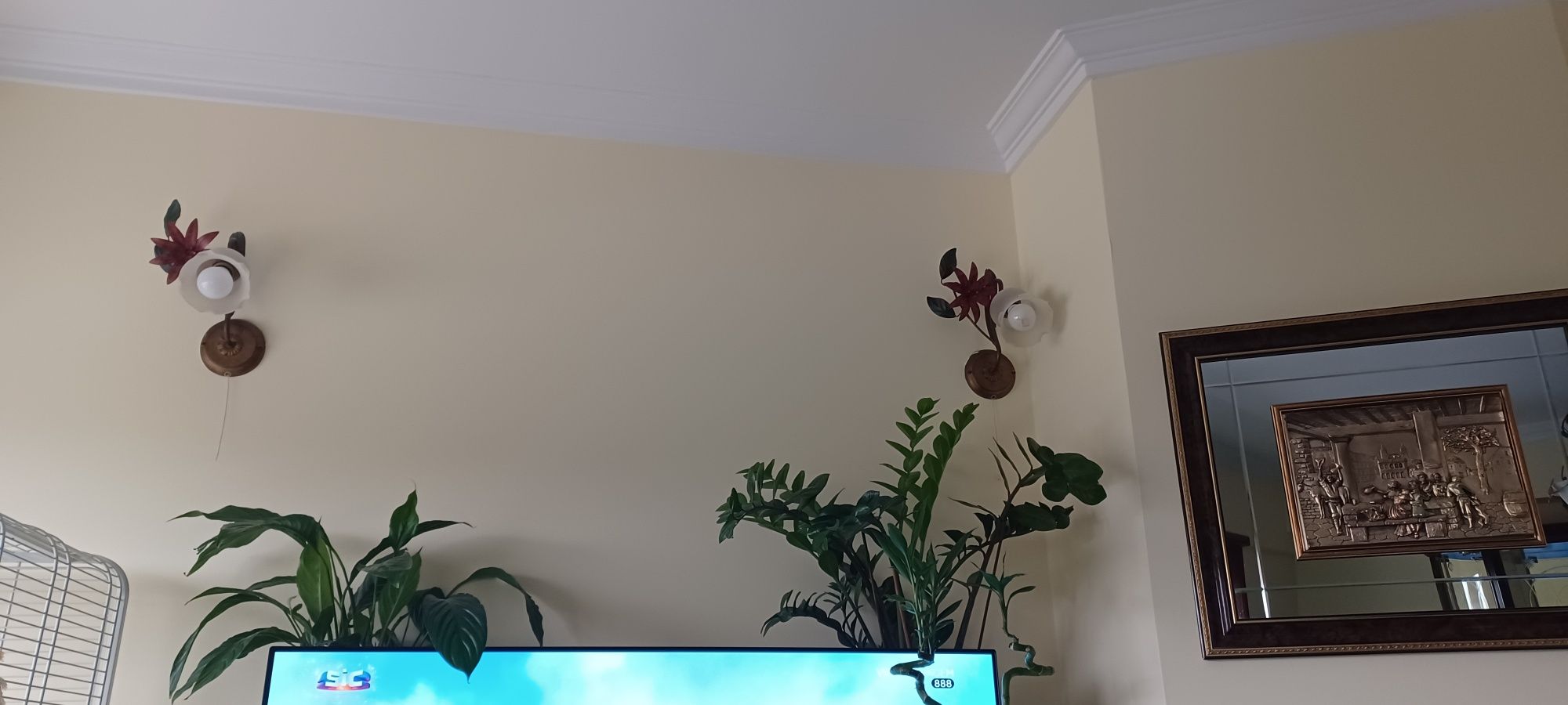 Candeeiro de parede pintado a mão