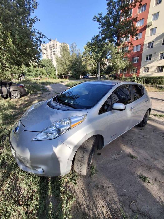 Продам Ниссан Лиф