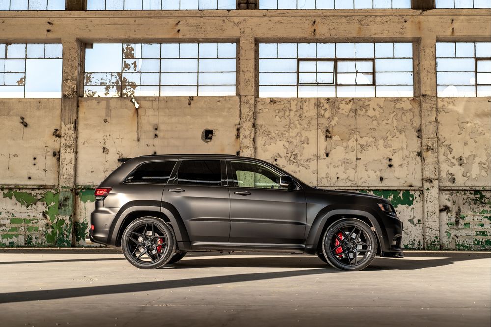 Jeep Grand Cherokee SRT 500 KM | Wynajem aut Sportowych | Luksusowy