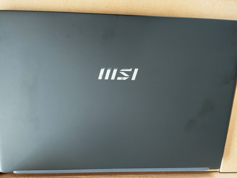 Laptop MSI Modern 15,6 AMD Ryzen 5 7530U 16GB 512GB SSD NOWY B7M-284