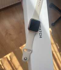 Apple Watch SE 40mm Gold Alu Starlight Sp Band GPS