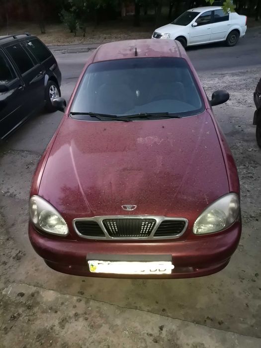 Деу ланос1,5 рік 2003