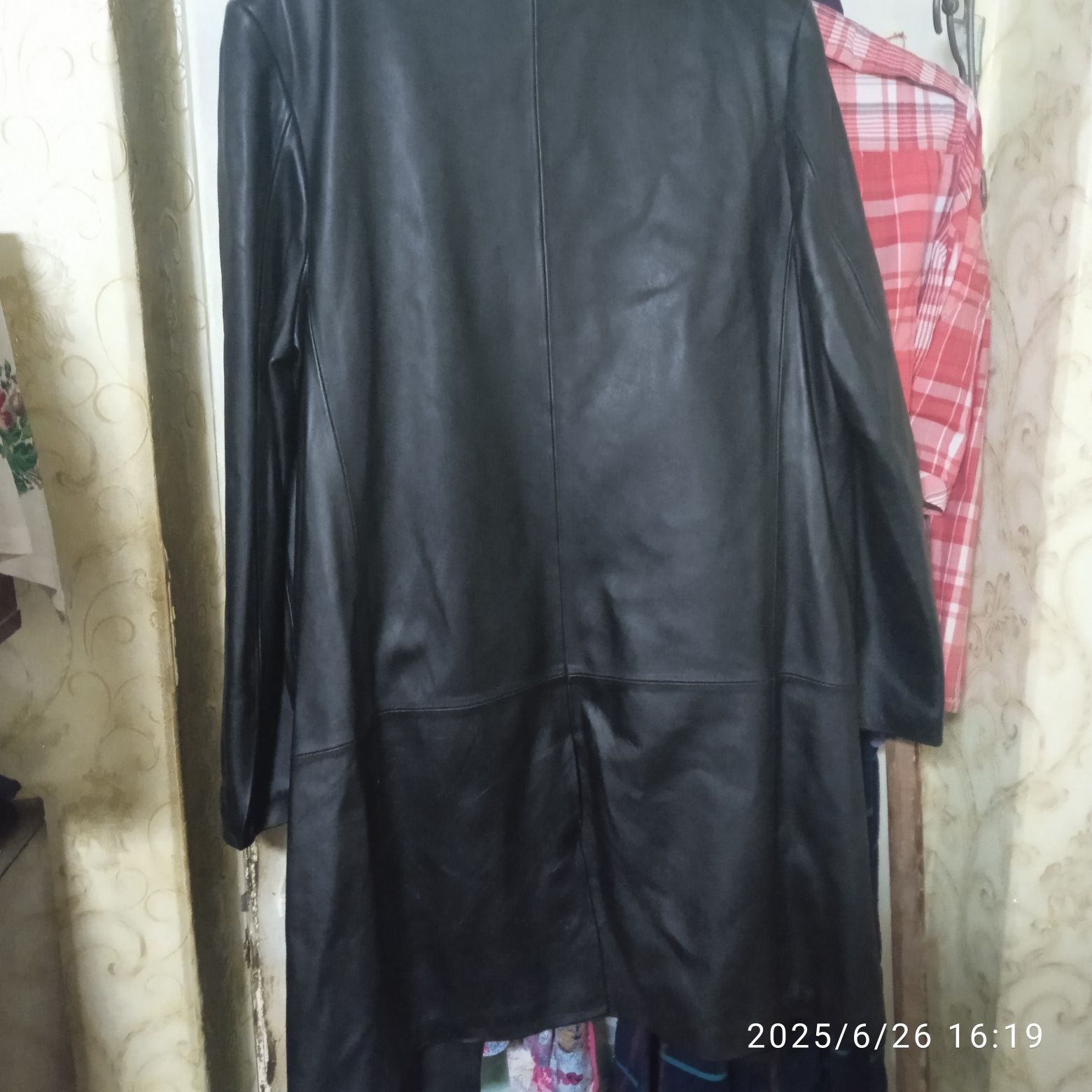 Продам новый кожаный мужской плащ.
