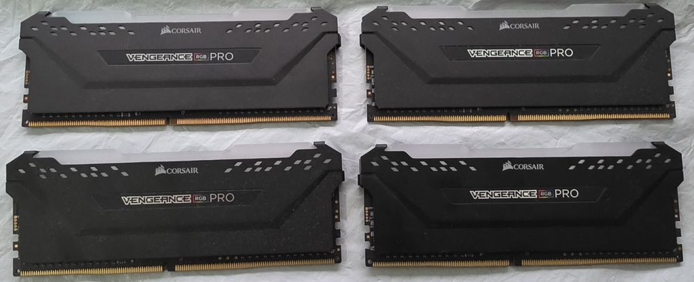 Pamięć RAM Corsair Vengeance RGB PRO DDR3 4x 8GB