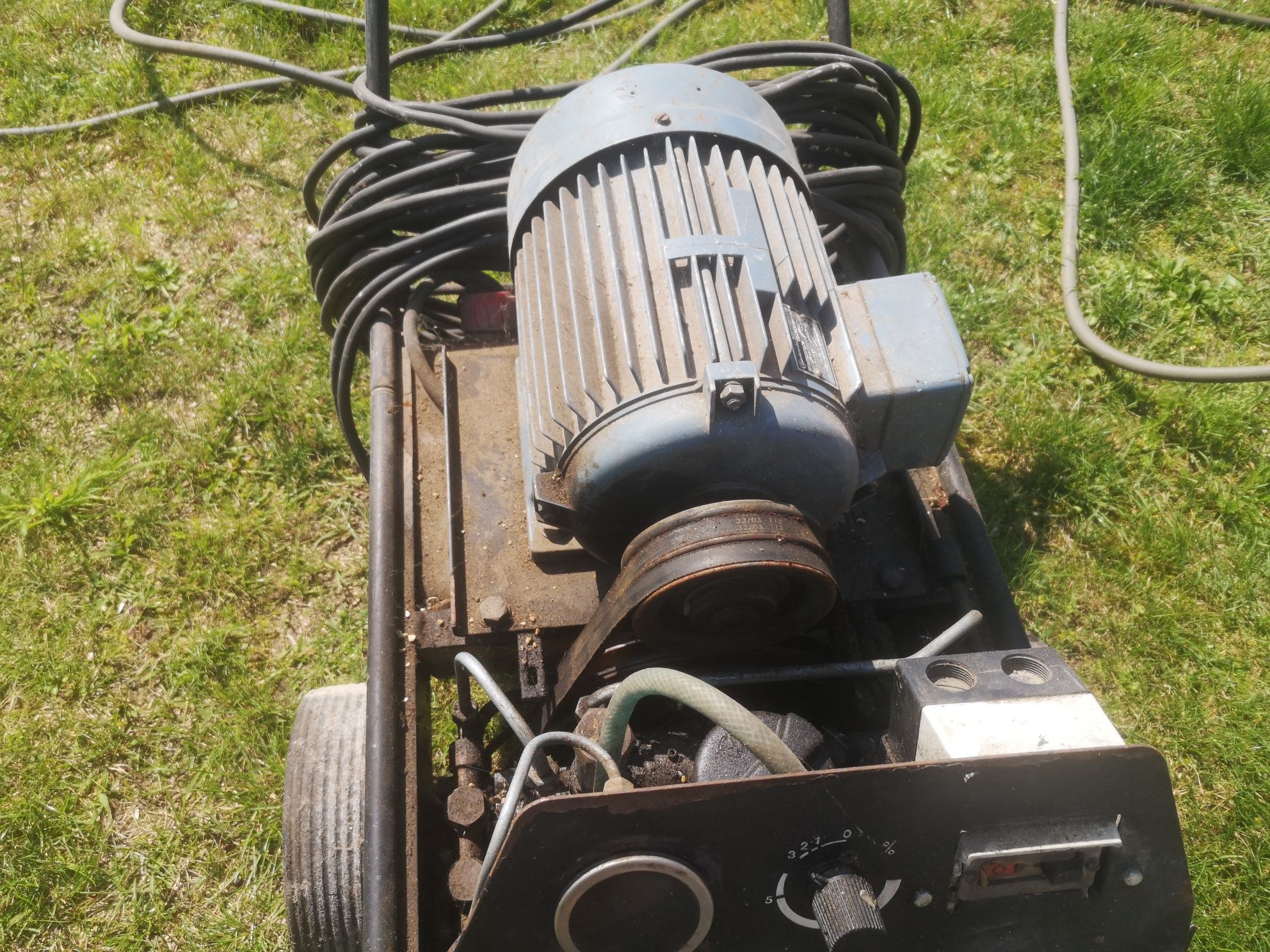 Silnik elektryczny 4.8 kw 1420obr/min 3 fazy.