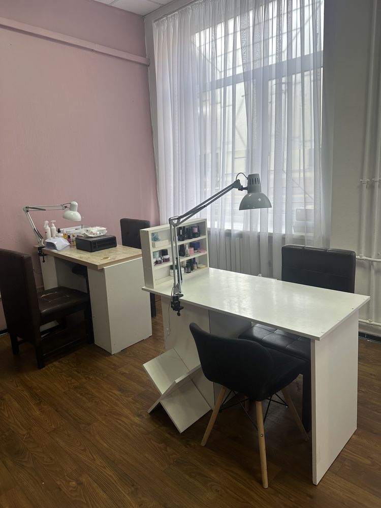 Аренда рабочего места мастеру маникюра/педикюра кушетка