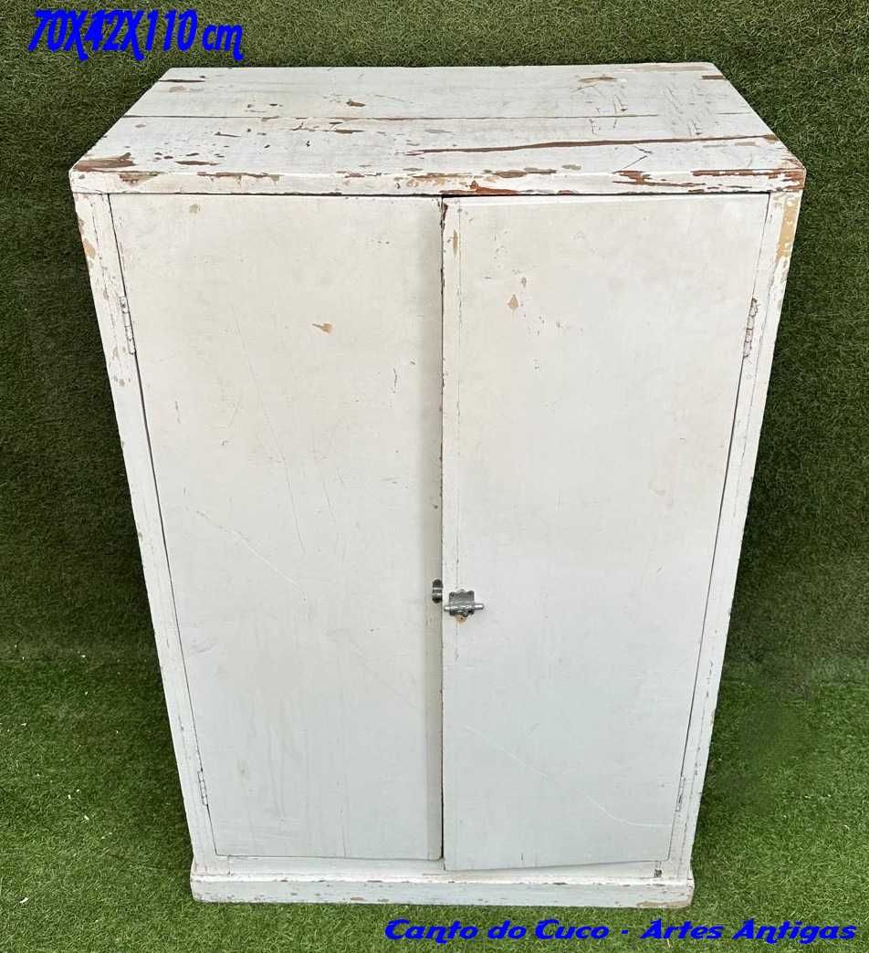 Armario antigo, dispenseiro, movel de gavetas ocultas