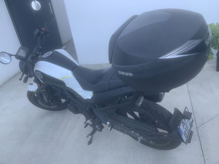 Benilli Leoncino 125