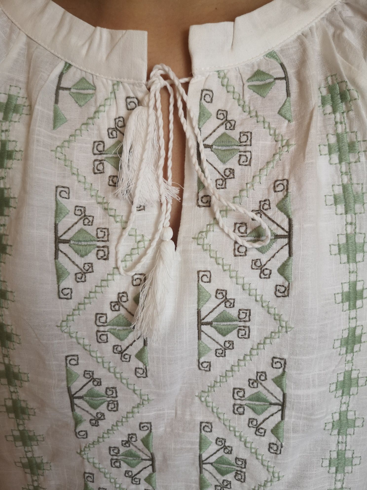 Жіноча вишиванка S, M, L, XL