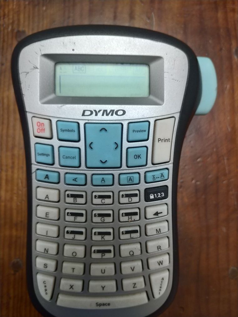Термопринтер для печати этикеток Dymo LabelManager 120P