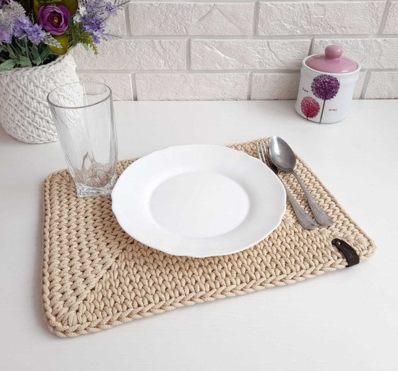 Podkładki pod talerze hand made ze sznurka