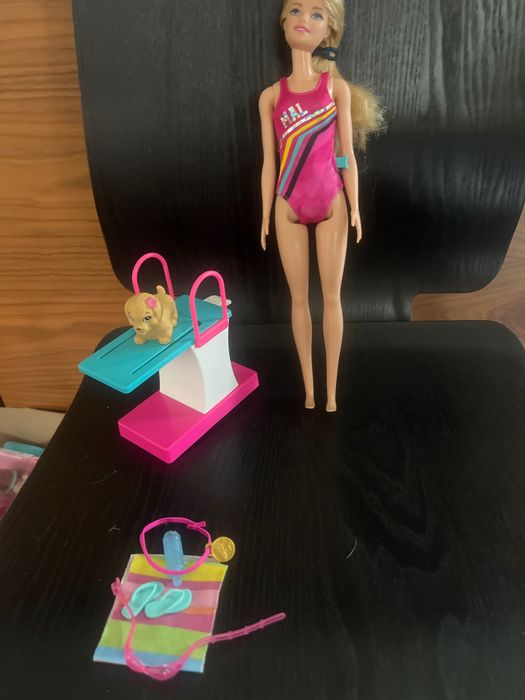 Lalka Barbie pływaczka
