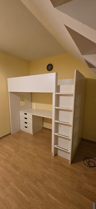 Łóżko piętrowe z biurkiem