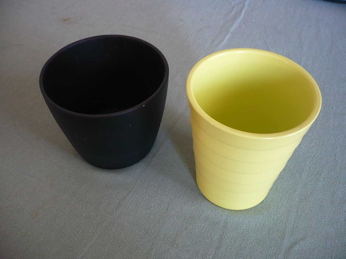 Par de vasos de cerâmica