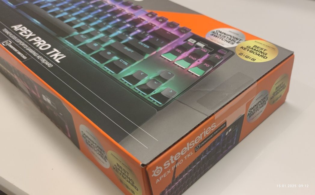 Klaeiatura steelseries APEX PRO TKL

FTF2 F3

F5

F7

6

W

PS

G