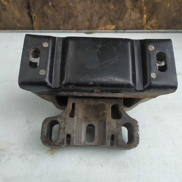 Подушка двигуна кпп Гольф 4 Ауді Golf 4 Audi  1.9