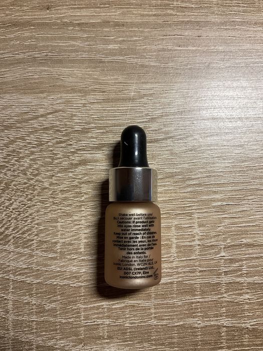 Iconic London Illuminator rozświetlacz