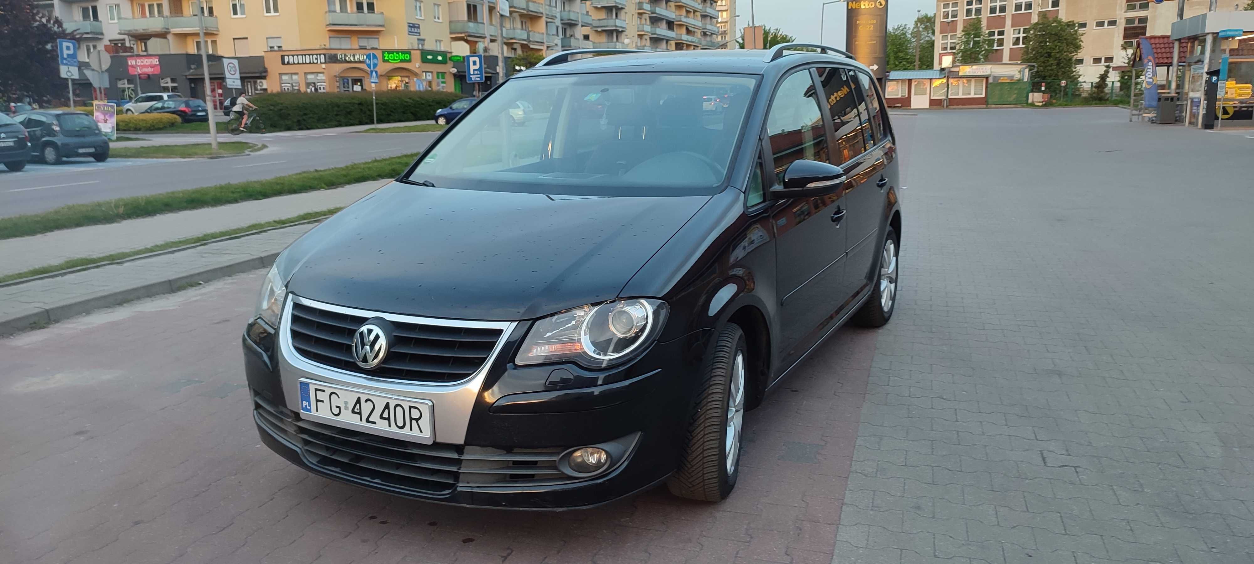 vw TOURAN 2.0 TDI rok 2010 zarejestr ubezpieczony