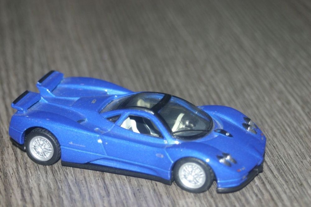 машинка 1 43 Pagani zonda