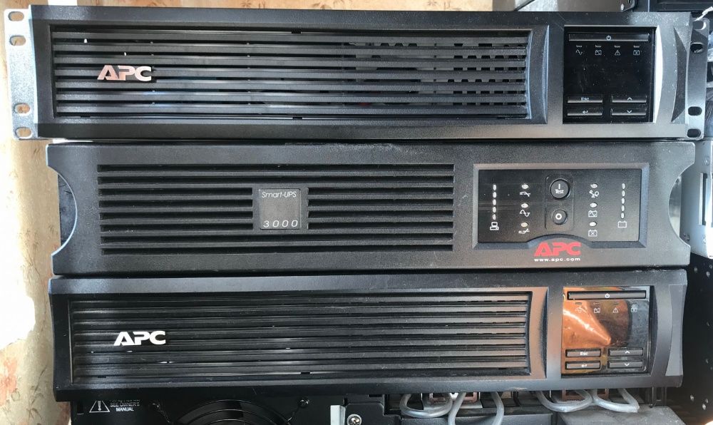 Бесперебойник ИБП APC Smart-UPS SMT2200RMI2U SMT3000