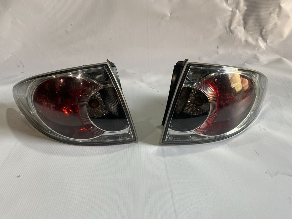 Задні фонарі лівий правий мазда 6 gg 2003-2008