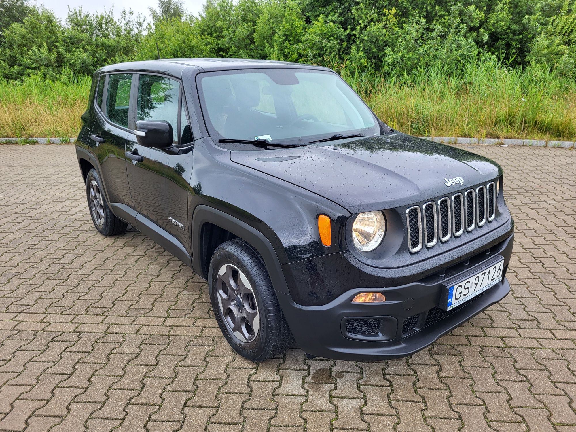 Jeep Renegade 1.6 benzyna 120 km,przebieg 37000 km Polski salon
