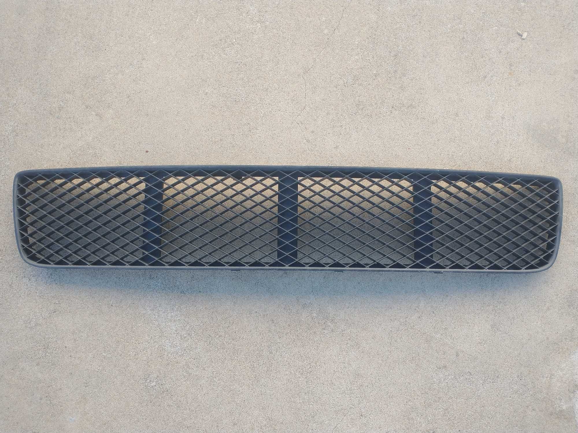 Grelha Frontal Para-choques VW Polo 6N2