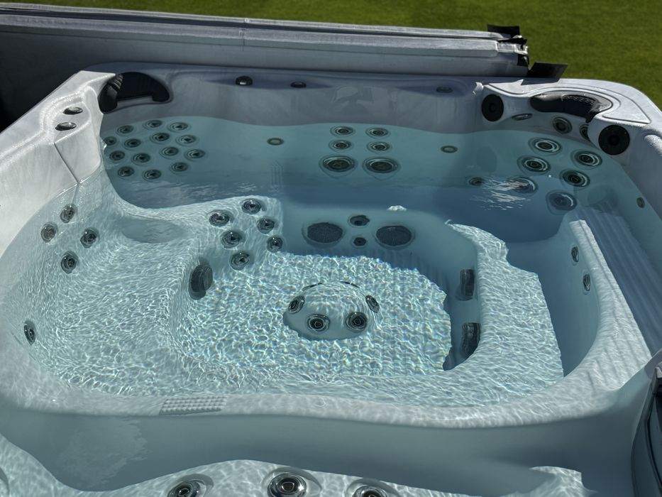 Jacuzzi spa duze