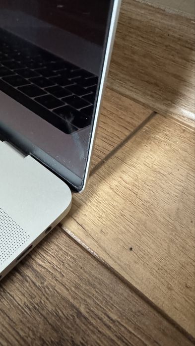 Macbook Pro 2016 15 cali I7 16gb