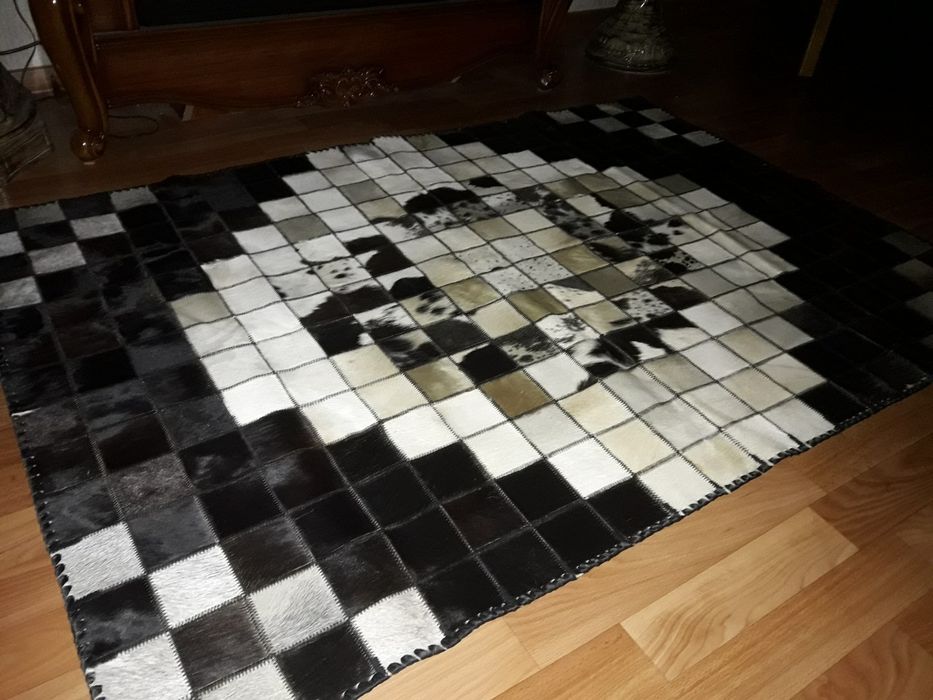 Шикарный кожаный ковёр из кусочков шкур ручная работа