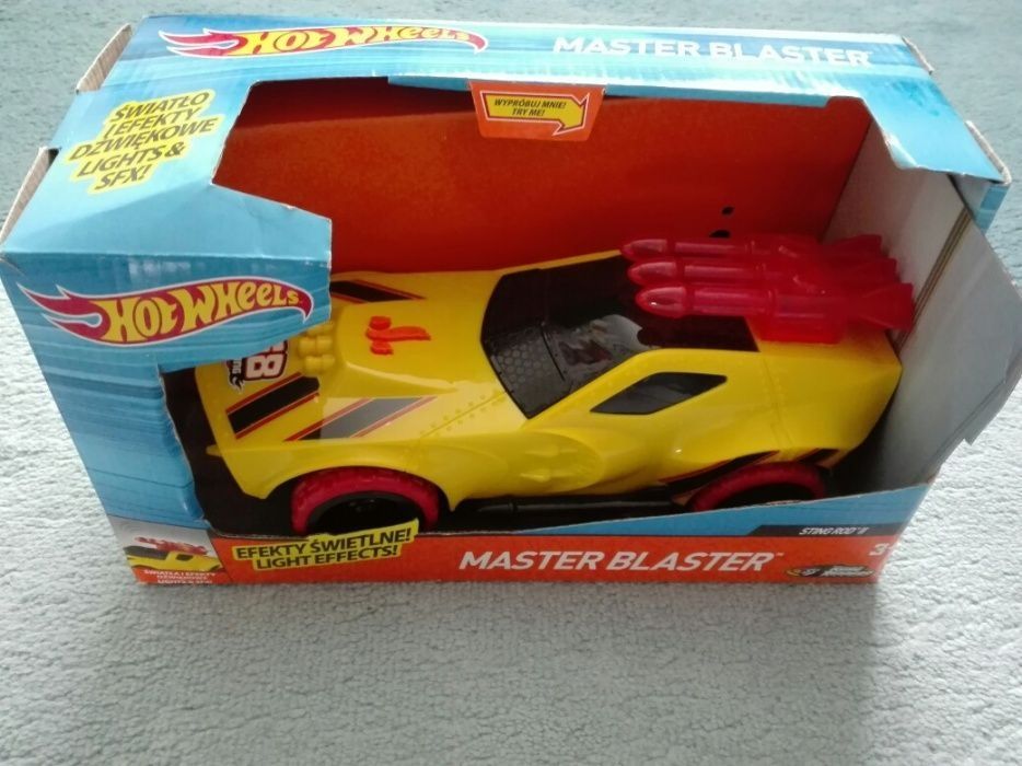 Samochód Master Blaster Hot Wheels . Wydaje dźwięki i świeci.
