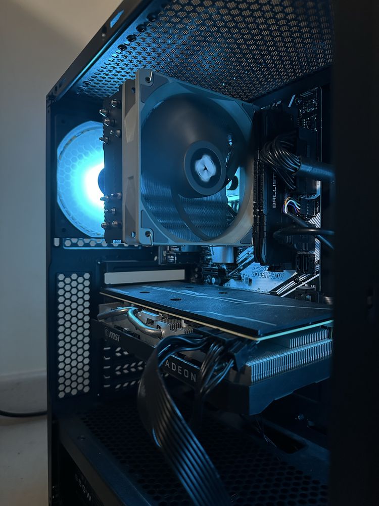 PC Gaming - i7 9700 -RX5700XT - 32GB