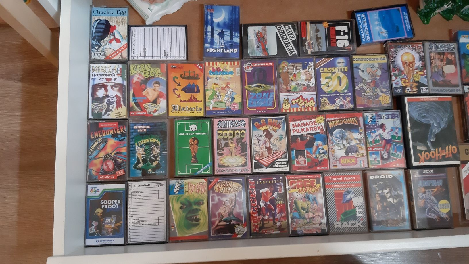 10 kaset z grami Commodore do wyboru