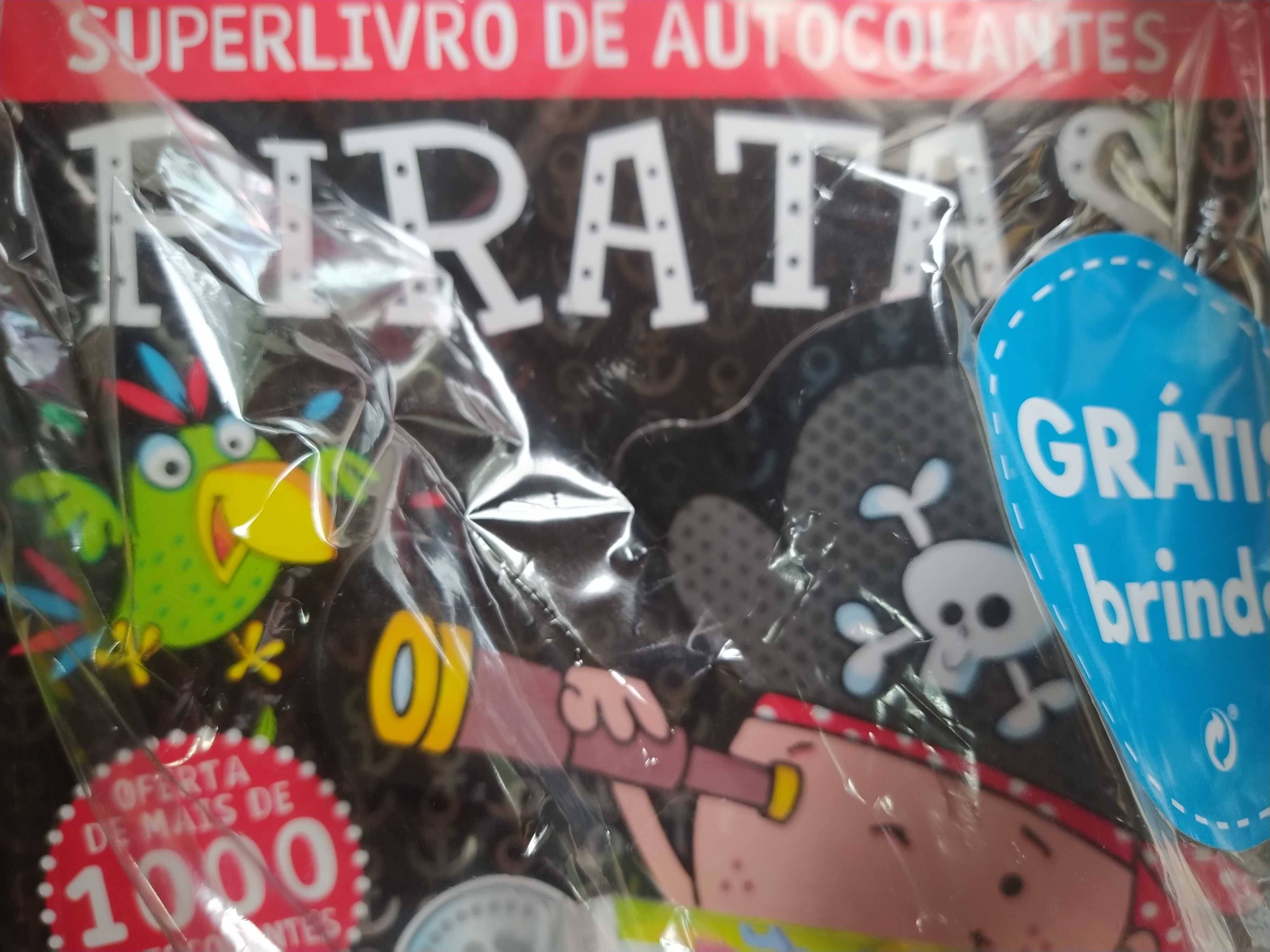 Revista Os Piratas  com mais de 1000 autocolantes