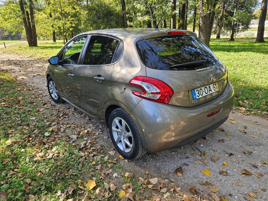 Peugeot 208 1.4 hdi
