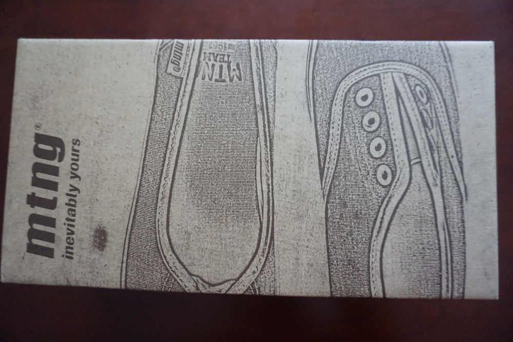 Sapatilhas Mustang novas com etiqueta