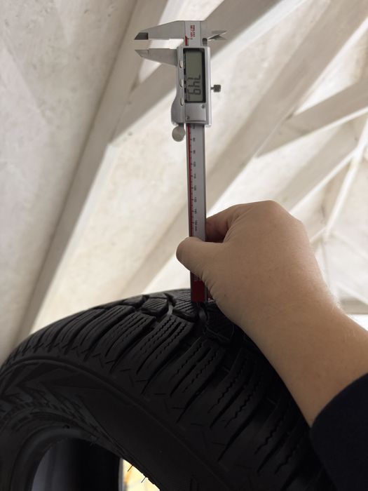 Зимова гума Nokian Tyres WR SUW 235/55 R20