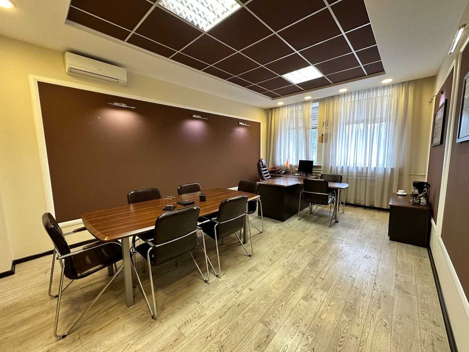 Оренда офісного приміщення на пров. Георгія Нарбута. Без комісії!