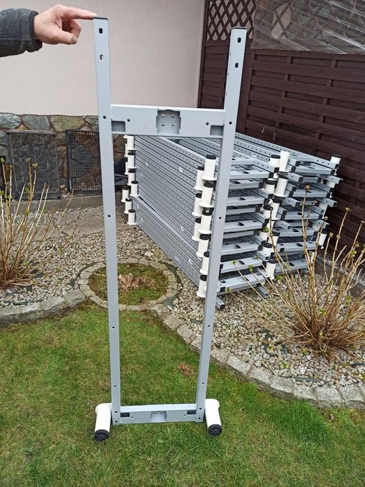 Stelaż metalowy na regały