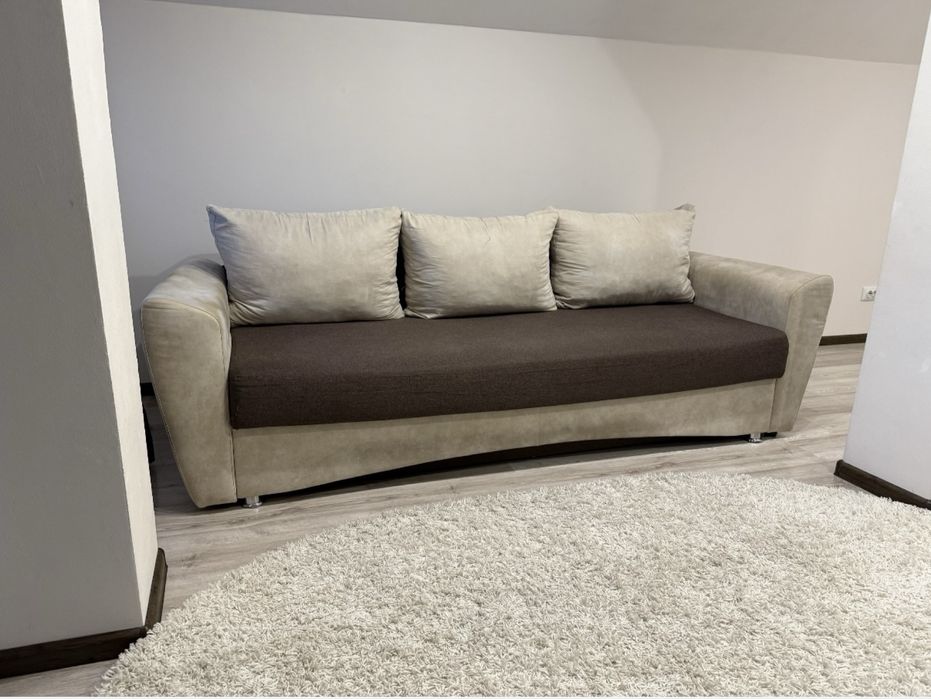 Продам сучасний розкладний диван